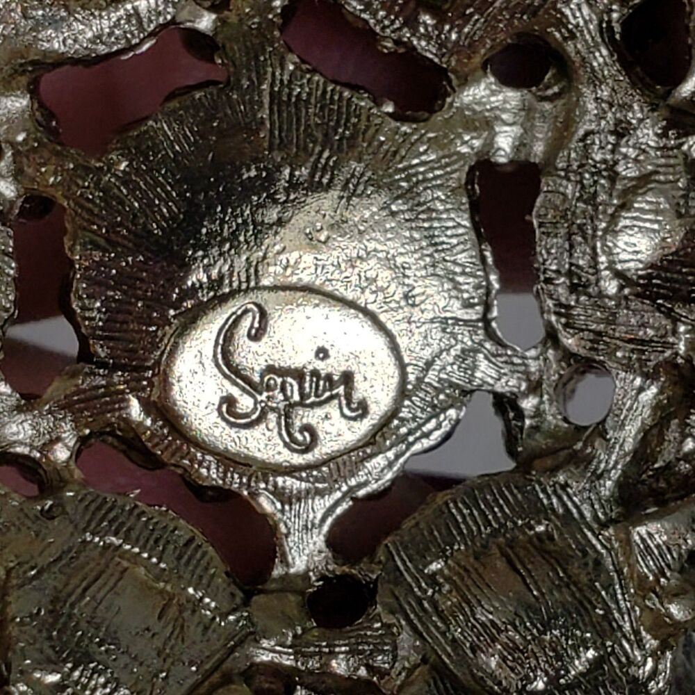 VTG Seqin Brand Dome Brooch Faceted Rhinestones Green Blue Gold Tone Open Work - Picture 15 of 16